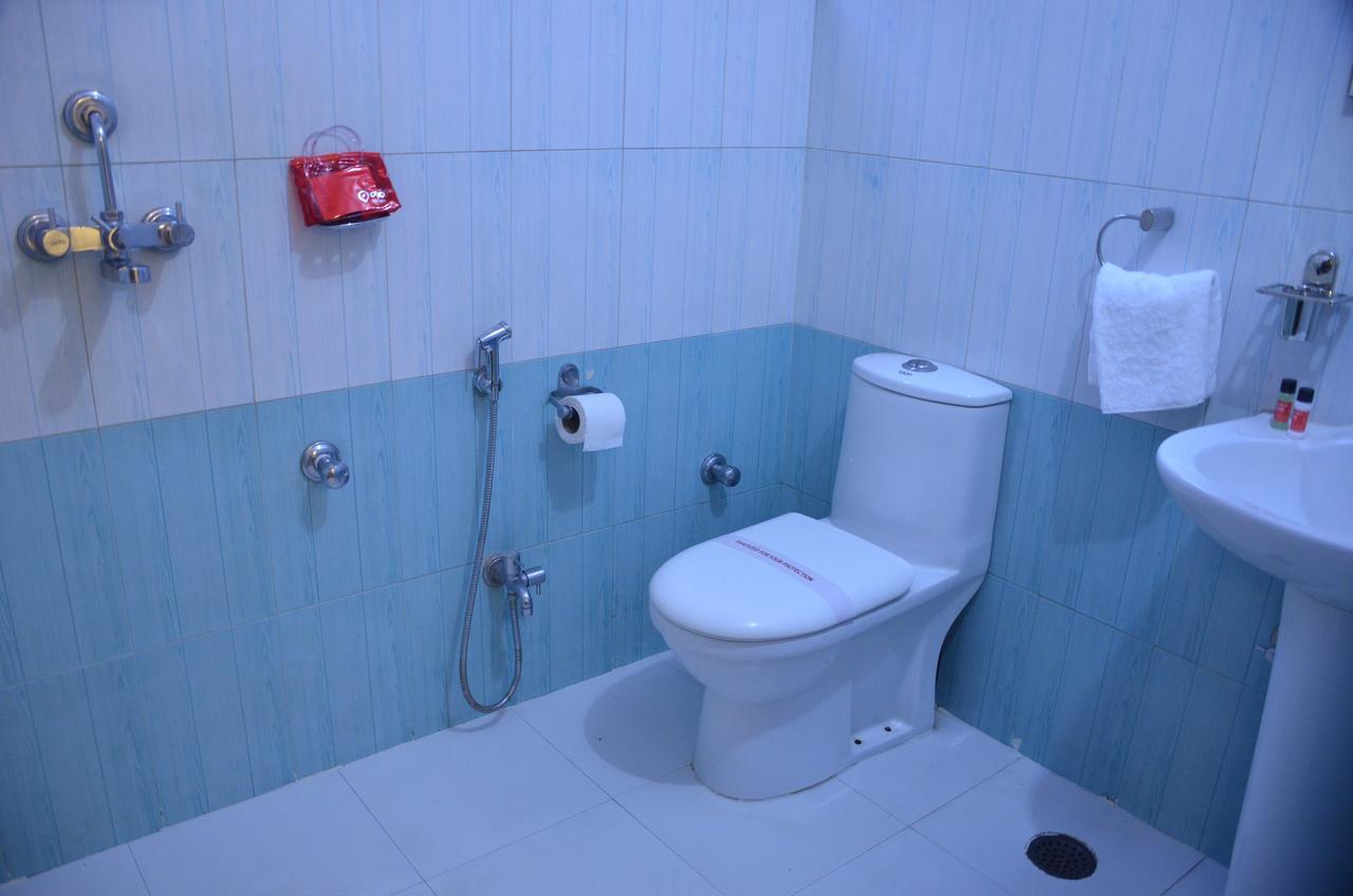 Hotel Jinendra Palace Джайпур Екстериор снимка